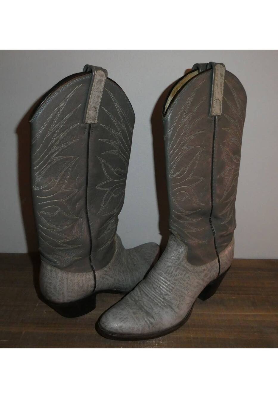 DAN POST size 6 western cowgirl boots, printed gray, very cool!